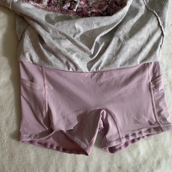 Lululemon Play Off The Pleats Skirt Color Blossom Spritz Multi Pink Chalk - Picture 14 of 16